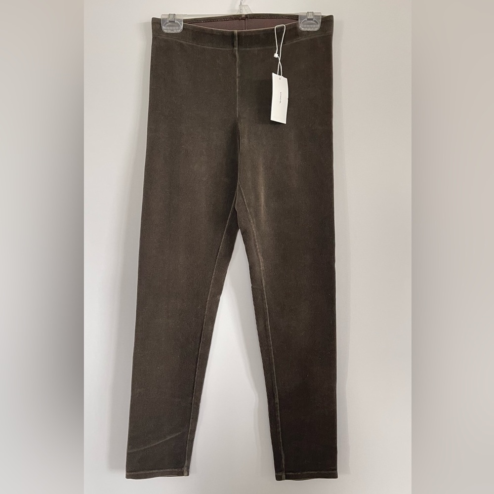 Vince Woman’s ladies cotton bland pants by Vince. Brown color. Size M